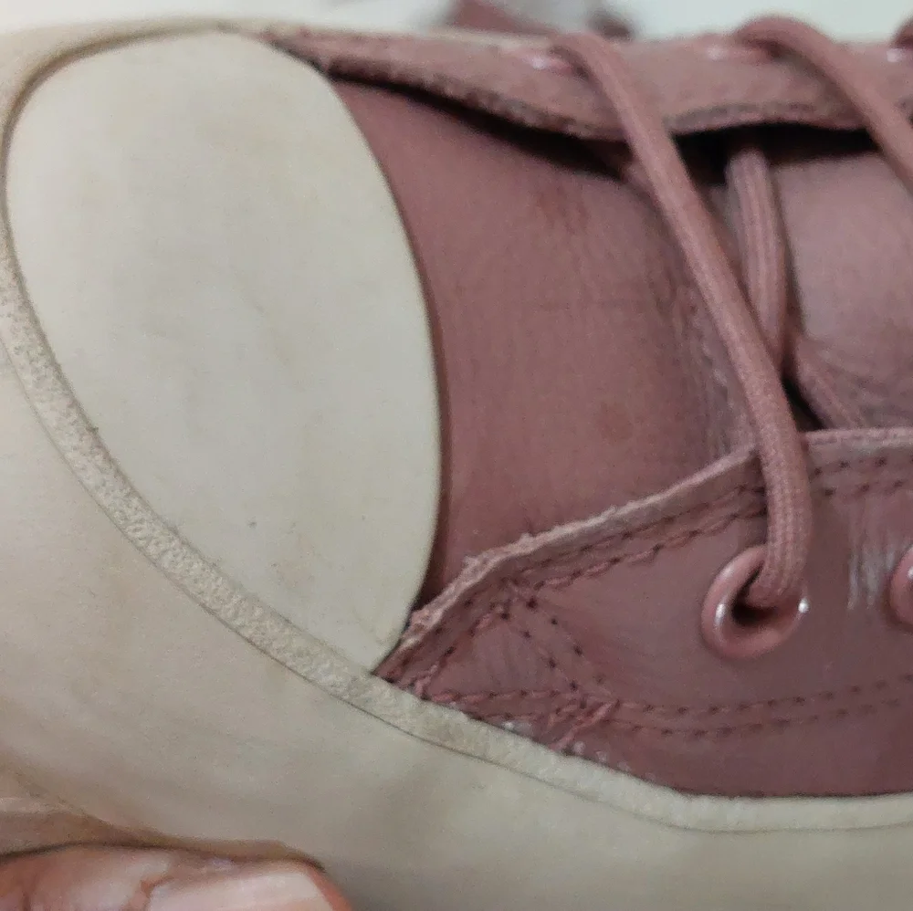Converse High-Top Sneakers in Purplish-blush With Creamish Gray Lug Sole Size 10